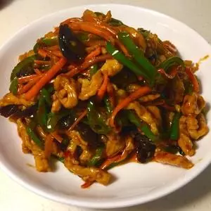 魚香肉絲做法簡單很,學會了不用去飯店吃了,配上米飯吃好極了