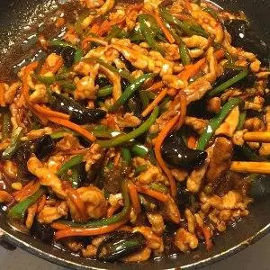 魚香肉絲做法簡單很,學會了不用去飯店吃了,配上米飯吃好極了