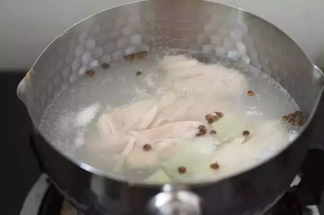 雞胸肉總是不夠入味,試試這麼做,保證鮮嫩入味超好吃