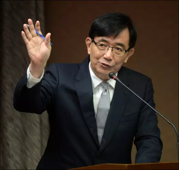 交長吳宏謀上任:陸海空、觀光沒有先後順序
