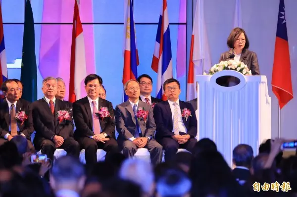 歡迎台商返鄉 蔡總統:投資台灣現在還不嫌晚