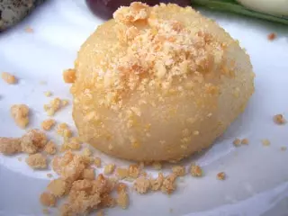 自製麻薯,一口咬下,滿滿的花生香,軟Q軟Q的,好滿足~~