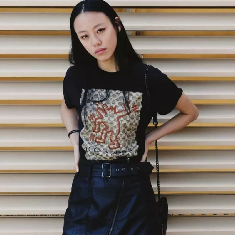 【老婆大有來頭!】檳城『姐弟騎腳車』壁畫家與27歲大馬名模結婚!