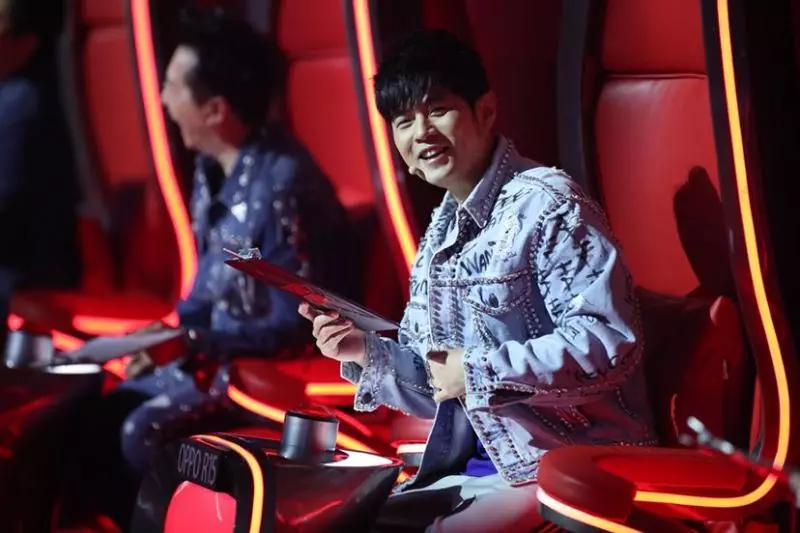 【中國好聲音2018】大馬17歲的「她」獲3導師轉身!曾為柔佛皇室獻唱!和丁當還有著這樣的關係!