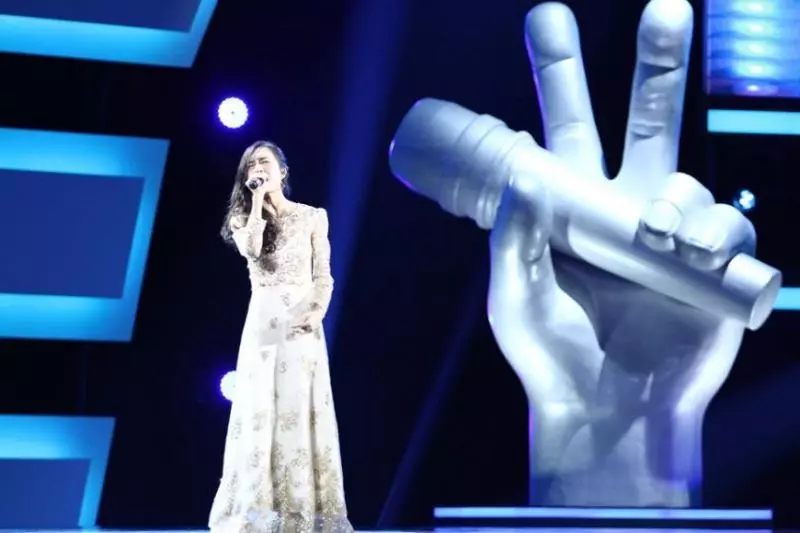 【中國好聲音2018】大馬17歲的「她」獲3導師轉身!曾為柔佛皇室獻唱!和丁當還有著這樣的關係!