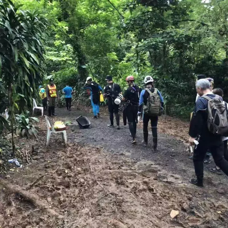 泰國洞穴救援教會我們的一件事:生命面前 沒有國界 沒有尊卑,永遠保持對生命的一種渴望~