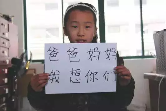 10歲Kampung男每日包萬粒雲吞賺錢養家!