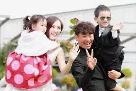 李嫣近照,完全不及王菲漂亮高貴,網友吐槽:丑的像一個老太太!
