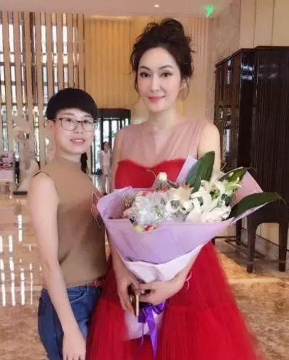 當8年保姆才出道,被男友捲走4億財產,43歲終於嫁入真豪門!