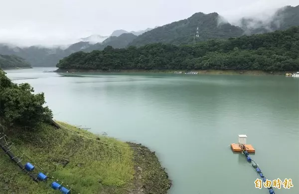 石門水庫重返高水位 湖光山色再現、入園遊客增