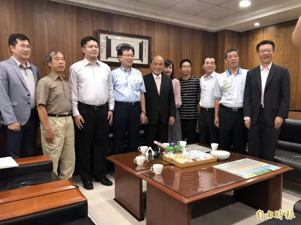 姚文智暢談政見渾然忘我 黃光芹被逼急...