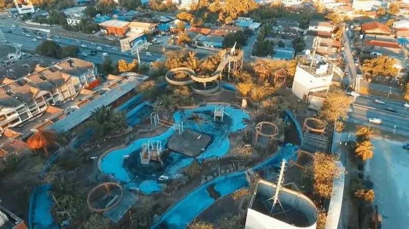 【MRR2曾經爆紅一時的Safari Lagoon!】大馬第一個『頂樓水上樂園』,20年後竟然變成一座死城!