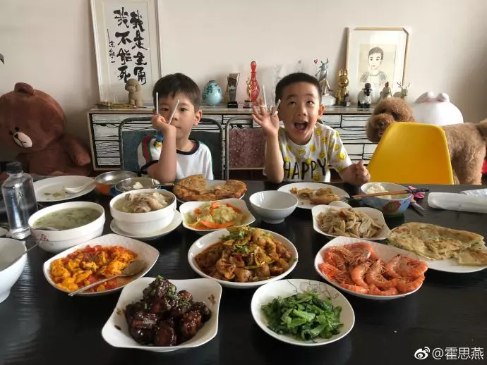 【史上最萌CP再合體!】Jasper到嗯哼家吃飯,杜江PO視頻『希望這個梗可以說一輩子』!