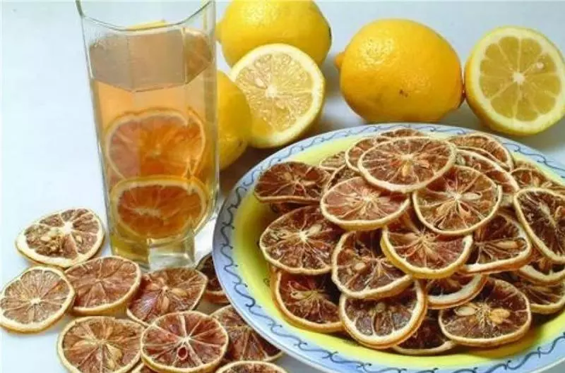 檸檬泡水喝防癌減肥!是「冷水」還是「熱水泡」才最有效?你知道嗎?泡錯等於白喝了...教你正確泡法!!