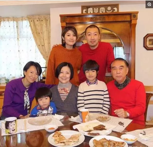 陳慧琳丈夫曝光,這顏值也真是666,好在兒子都遺傳了母親的美!