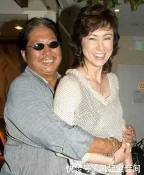 李連杰的妻子,洪金寶的妻子,成龍的妻子,甄子丹這差距,天壤之別!