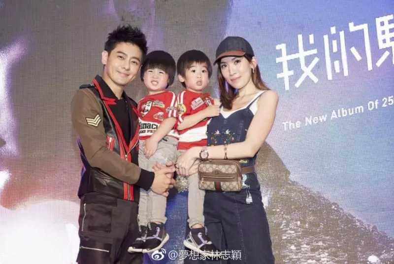 林志穎攜妻兒「現身墾丁街道」,「零遮掩」路邊攤買吃玩彈珠!網友直呼:「幸福的味道!」