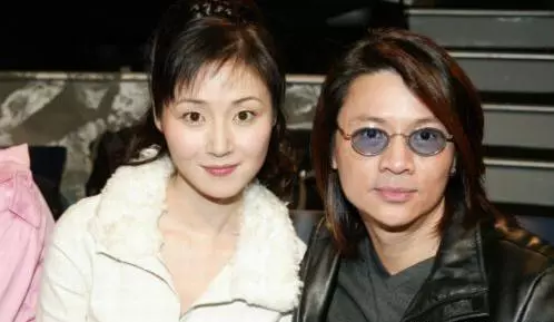 53歲尹天照近照,自嘲天生韭菜命,妻子「拖後腿」卻始終不離不棄