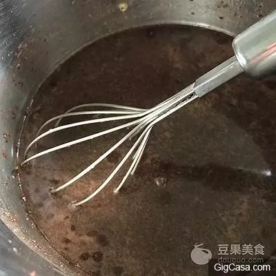 只需要攪拌均,就可以做出鬆軟的【馬來糕】啦!!