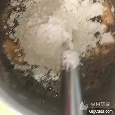 只需要攪拌均,就可以做出鬆軟的【馬來糕】啦!!