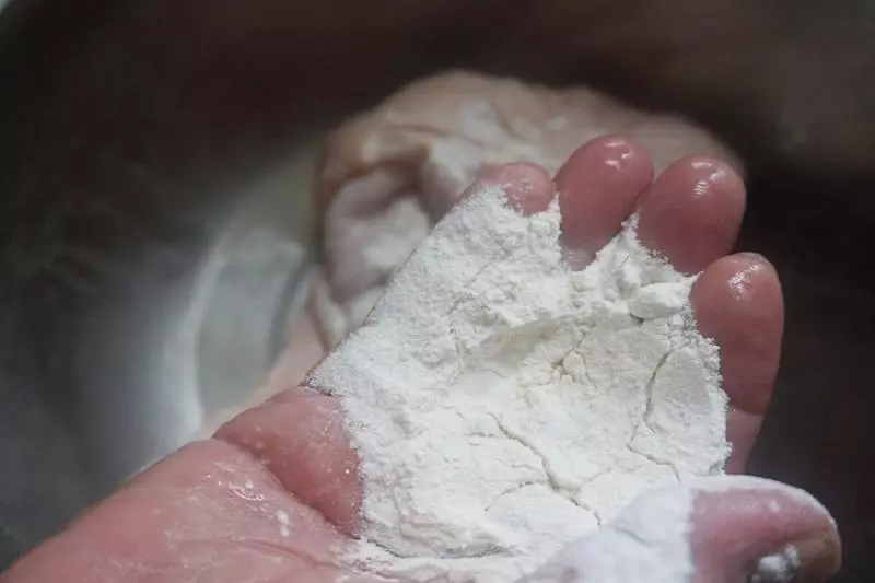 「洗豬肚」只需簡單幾步,洗得特乾淨,10分鐘輕鬆搞定!(附有豬肚湯的詳細做法)