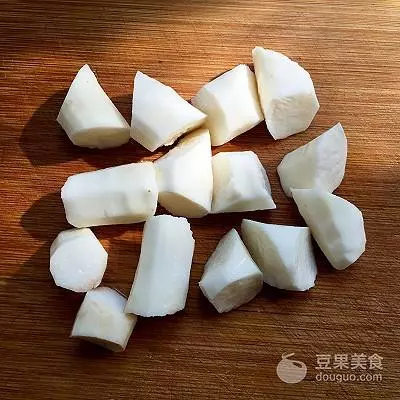 「洗豬肚」只需簡單幾步,洗得特乾淨,10分鐘輕鬆搞定!(附有豬肚湯的詳細做法)