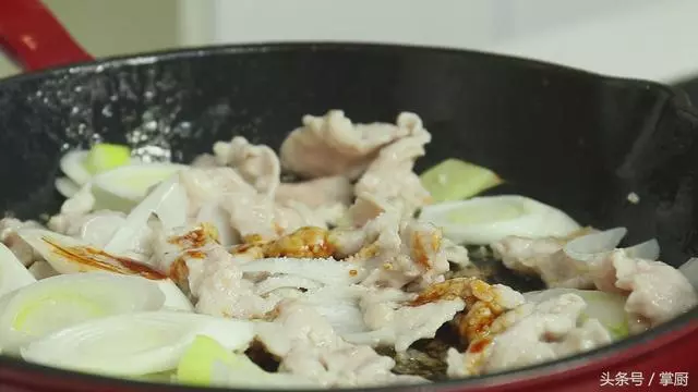 蔥爆瘦肉片的家常做法,8分鐘就學會,簡單又好吃,蔥香味濃郁