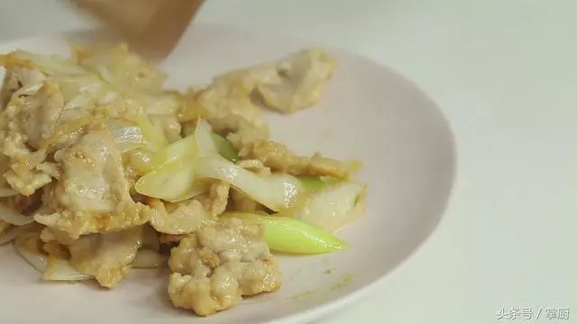 蔥爆瘦肉片的家常做法,8分鐘就學會,簡單又好吃,蔥香味濃郁
