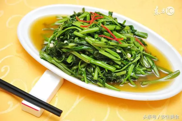 炒空心菜的做法,炒空心菜「不變色」的小撇步!超實用哦,學會了,炒空心菜不變黃變黑了!