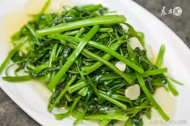 炒空心菜的做法,炒空心菜「不變色」的小撇步!超實用哦,學會了,炒空心菜不變黃變黑了!