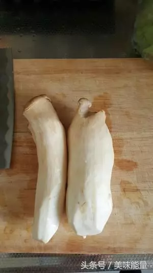 蚝油杏鮑菇—萬能的蚝油加美味的杏鮑菇,口感滑嫩,比肉還好吃