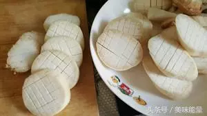 蚝油杏鮑菇—萬能的蚝油加美味的杏鮑菇,口感滑嫩,比肉還好吃