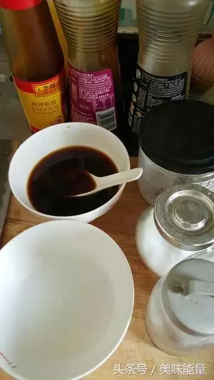 蚝油杏鮑菇—萬能的蚝油加美味的杏鮑菇,口感滑嫩,比肉還好吃