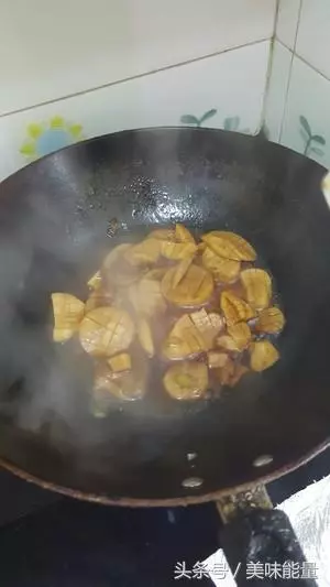 蚝油杏鮑菇—萬能的蚝油加美味的杏鮑菇,口感滑嫩,比肉還好吃