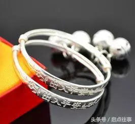 孩子滿月婆婆送銀手鐲,不見了打開媽帶的包,我哭著回娘家!!