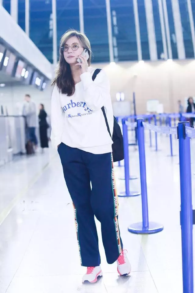 趙薇胖著玩的?幾個月前胖成大嬸,如今瘦成白骨精的她美回少女!