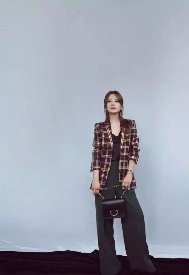 趙薇胖著玩的?幾個月前胖成大嬸,如今瘦成白骨精的她美回少女!
