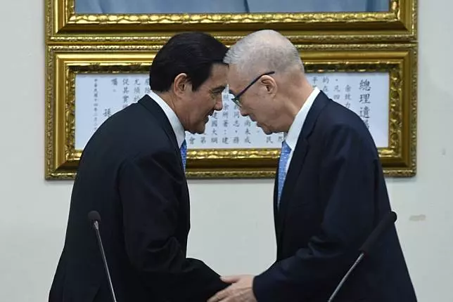 馬英九赴中常會報告喊冤 稱三中案交易「沒一毛錢進我口袋」