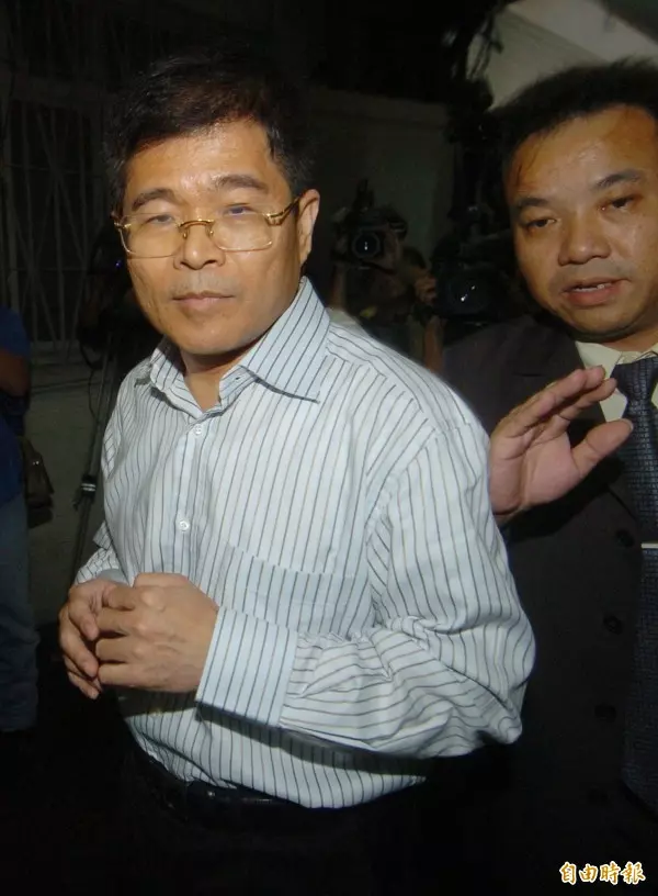 掏空2億公款 阿扁親家遭判刑2年