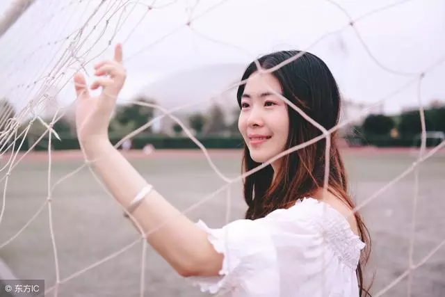 老婆肚子疼,讓我別回來吃飯,我擔心就回來看看,結果傻眼