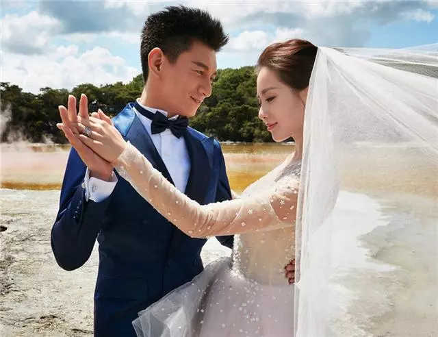 昆凌的婚紗46萬、劉詩詩的婚紗333萬、楊雲的婚紗3000萬、而她的婚紗不過就幾千元!