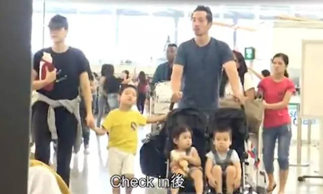 不舍老婆帶娃回加拿大,陳豪機場狂吻陳茵薇!
