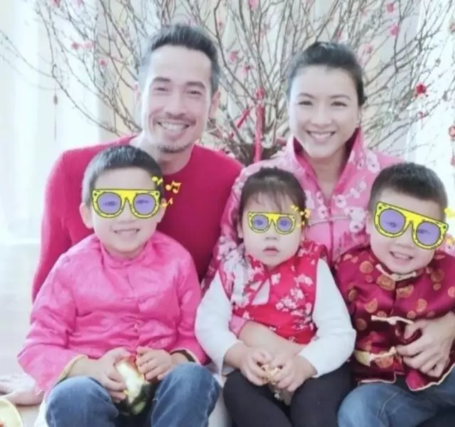 不舍老婆帶娃回加拿大,陳豪機場狂吻陳茵薇!