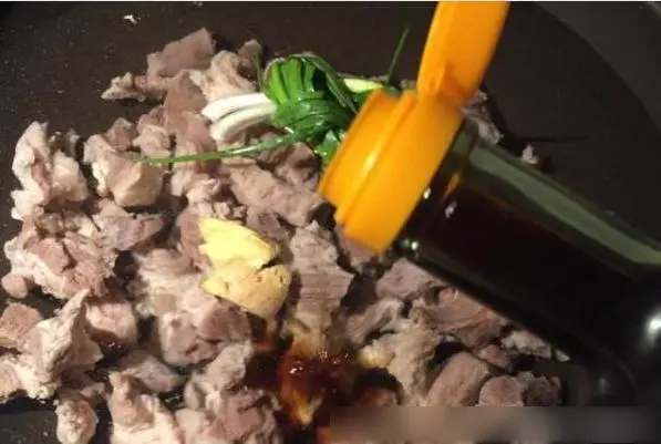 這道菜是我家餐桌上最熟悉的菜品,秋冬季進補,出現頻率也最高了