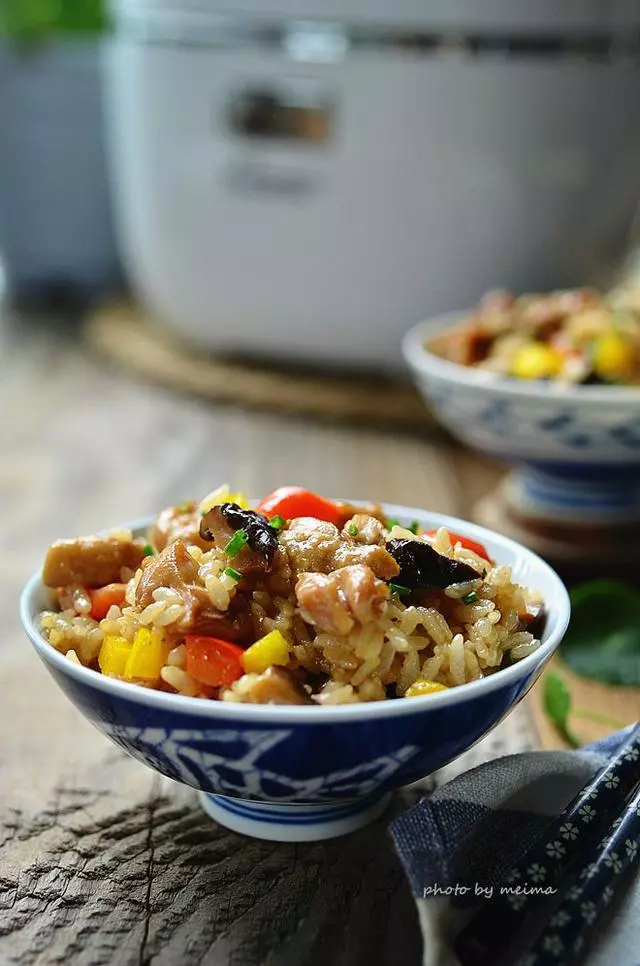 適合上班族的快手午飯,有飯有菜有肉,簡單幾步就能學會