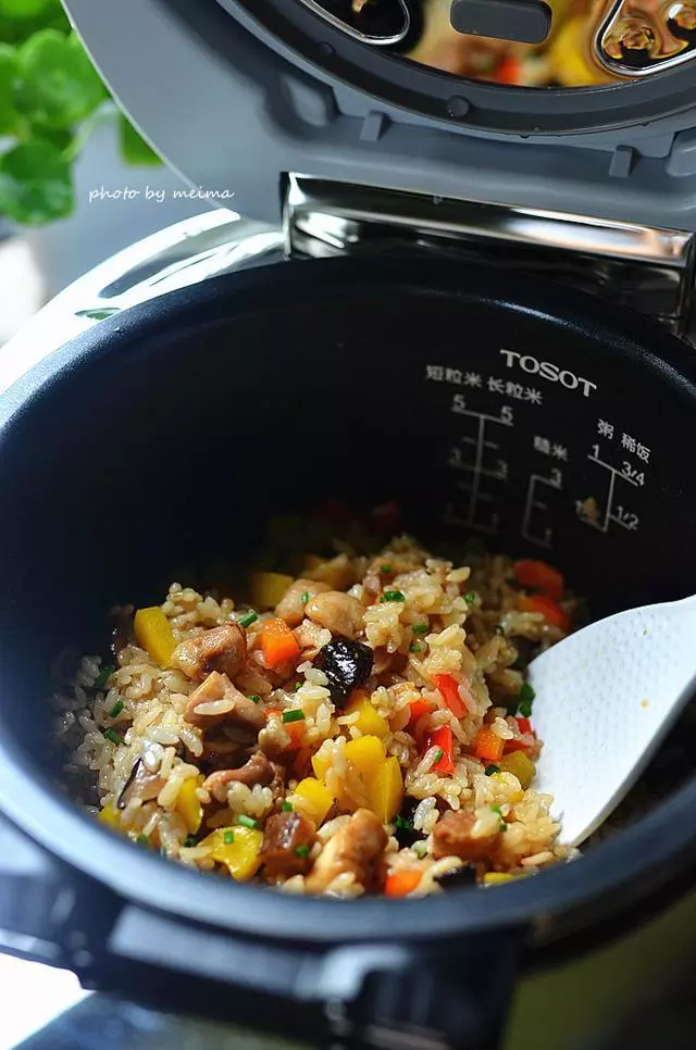 適合上班族的快手午飯,有飯有菜有肉,簡單幾步就能學會