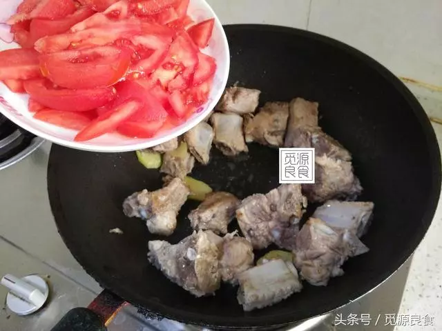 不信你試試?排骨湯裡加入這幾樣食材,絕配!健胃消食,生津止渴