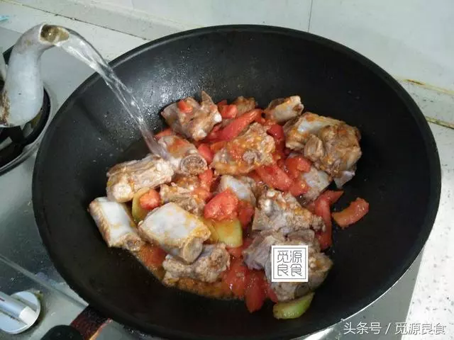 不信你試試?排骨湯裡加入這幾樣食材,絕配!健胃消食,生津止渴