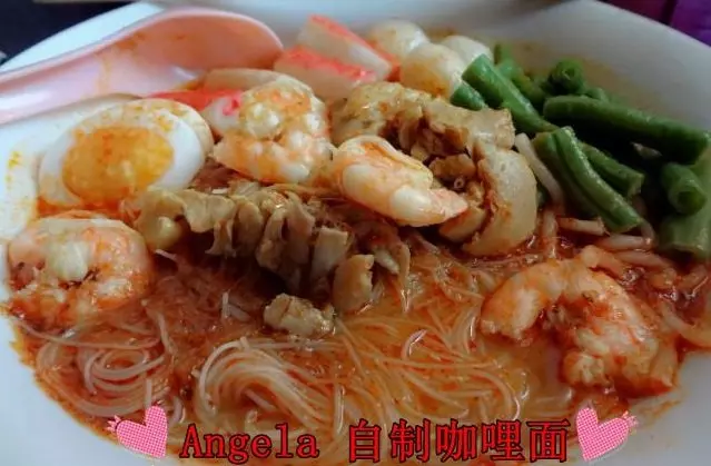 【自煮咖哩面 & 自製麵條】,材料可以放多多!美味十足~~