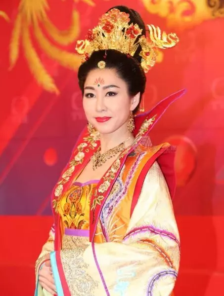 【10位TVB女藝人素顏照大PK!】素顏女神李佳芯竟然排在第二!排在第一的是「她」!
